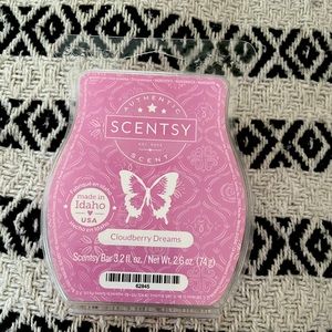Scentsy Cloud berry Dreams 💓